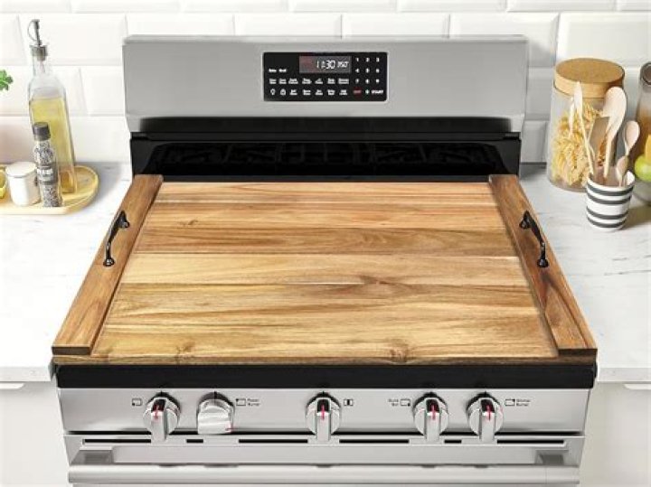 Can you use a noodle board on a gas stove?