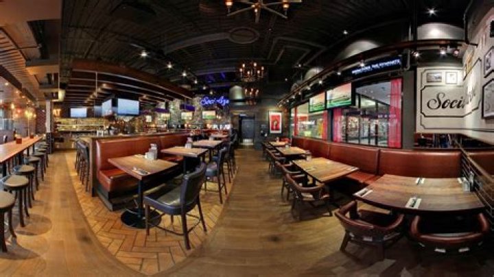 Does Browns Social House do takeout?