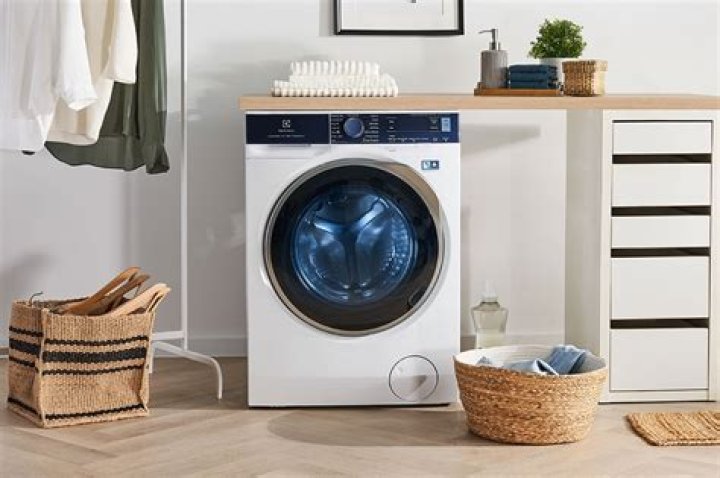 How do you clean an Inglis washing machine?