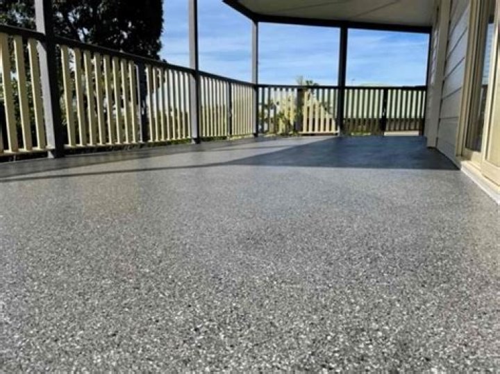 How do you epoxy concrete?