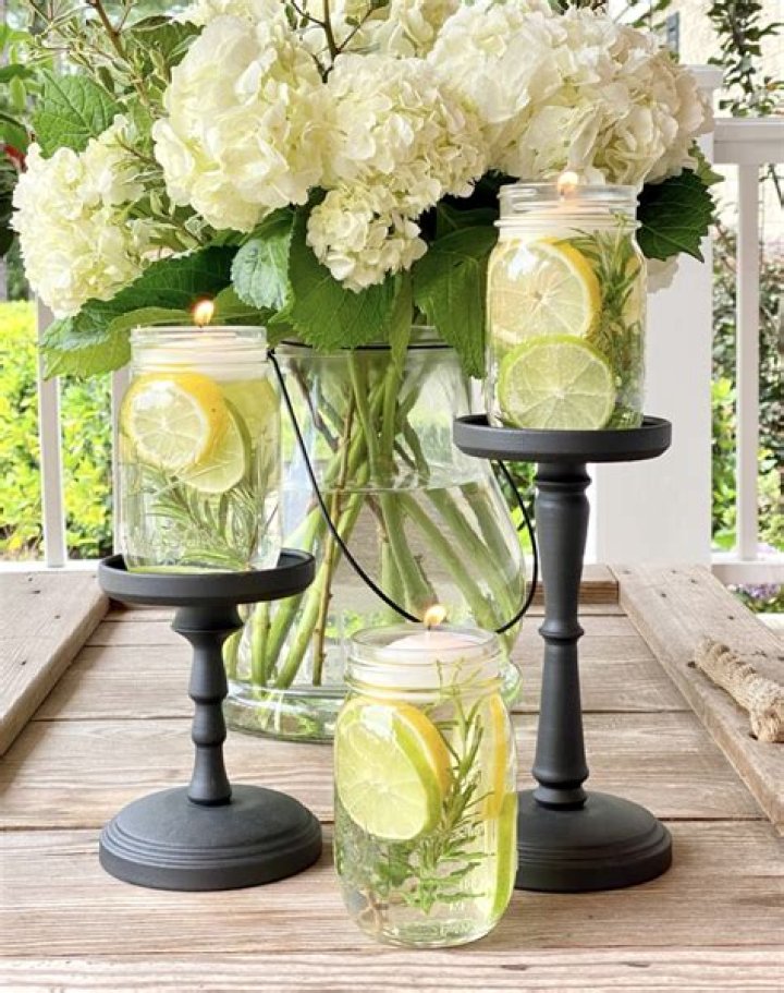 How do you make a mason jar centerpiece?
