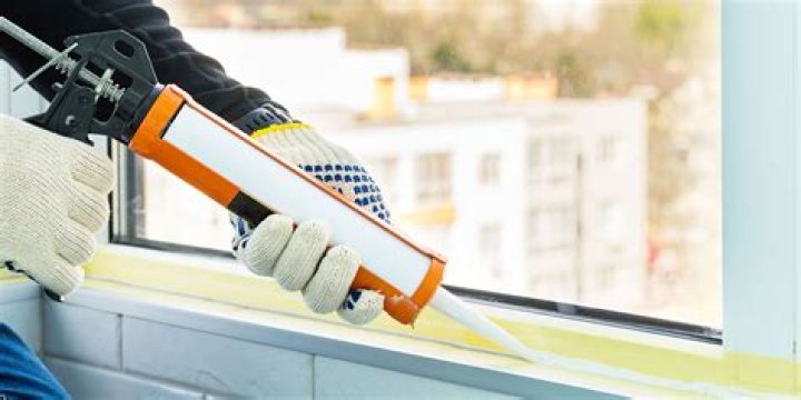 How long does Exterior caulking last?
