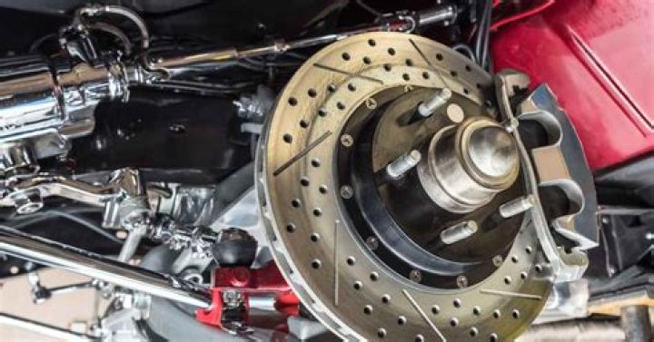 How many brakes does a semi truck have?