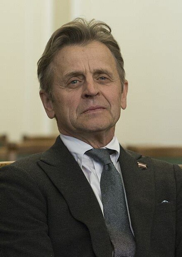 How old is Baryshnikov?