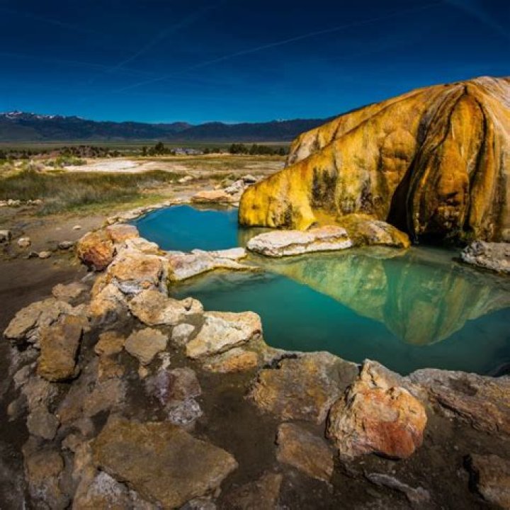 Is Desert Hot Springs windy?