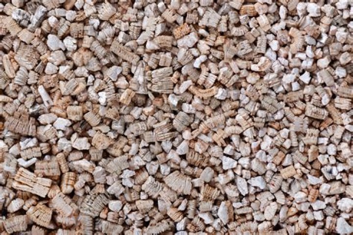 Is vermiculite dangerous to breathe?