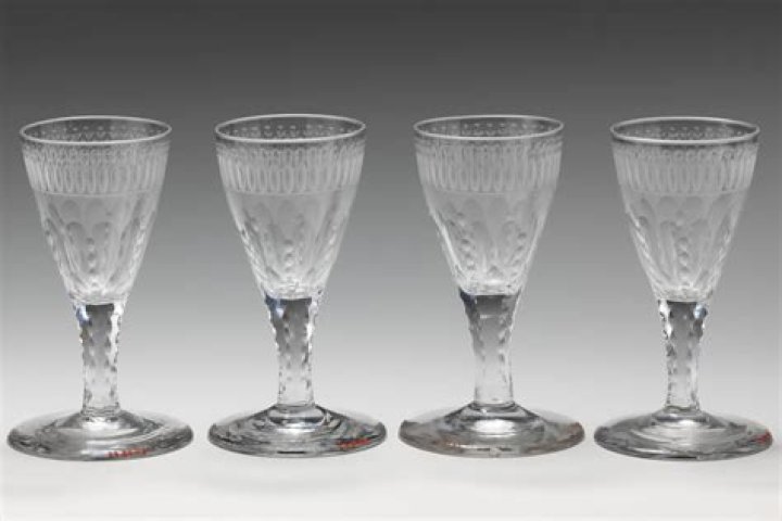 What are cordial glasses?