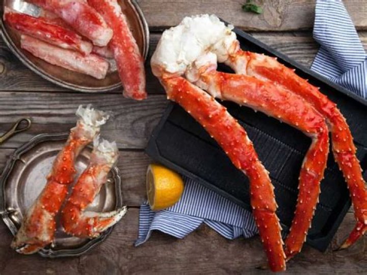 What can I serve with crab legs?