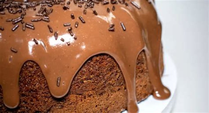 What does a raindrop cake taste like?