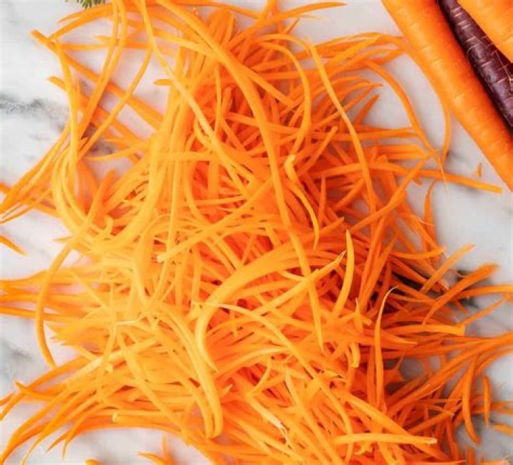 What does Julienne mean in cooking?
