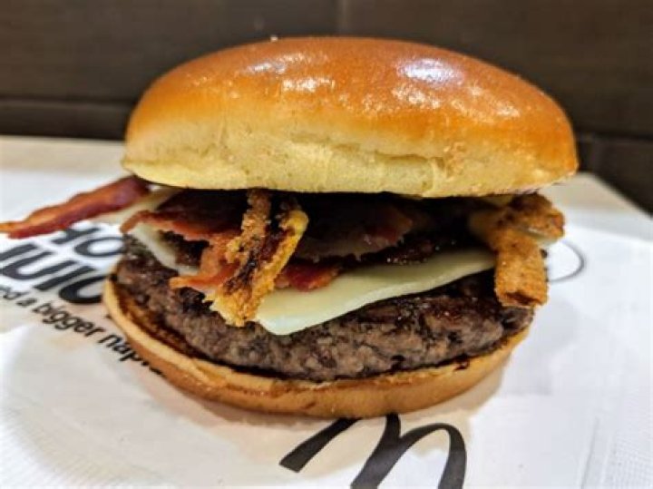 What is on a bacon smokehouse burger at Mcdonalds?