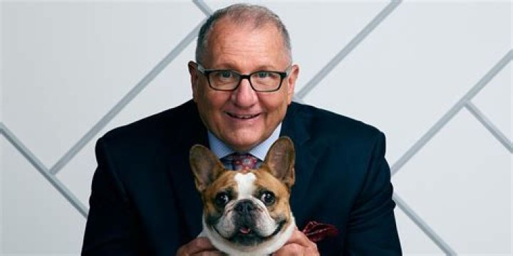 What kind of dog does Jay Pritchett have?