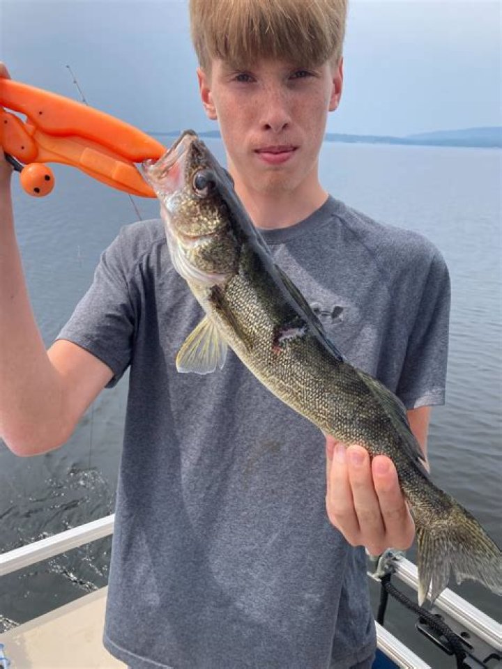 What kind of fish are in Sacandaga Lake?