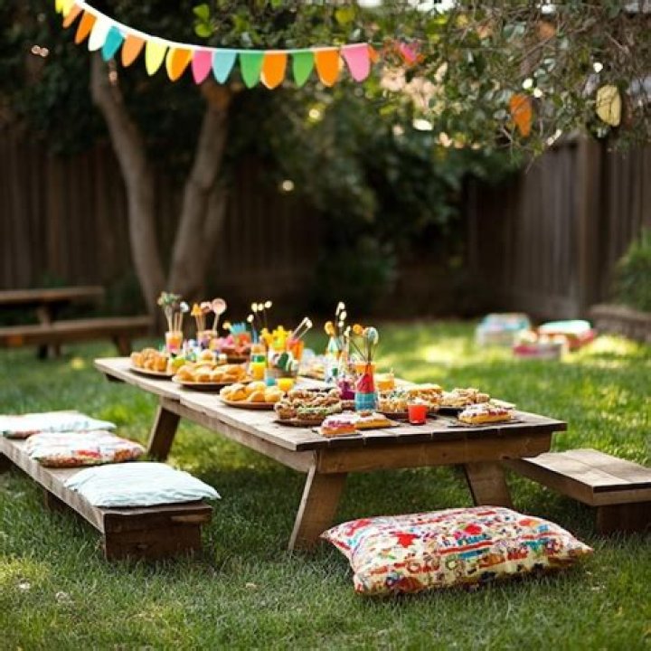 What should I wear to an outdoor birthday party?