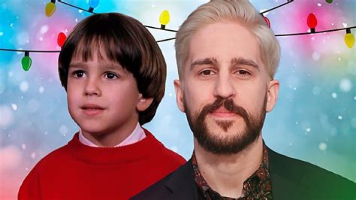 Who played Charlie in Santa Clause?