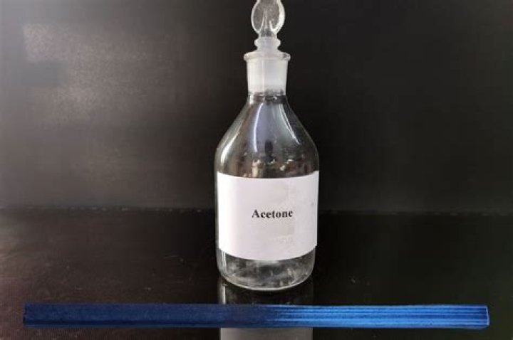 Why is acetone good for cleaning glassware?